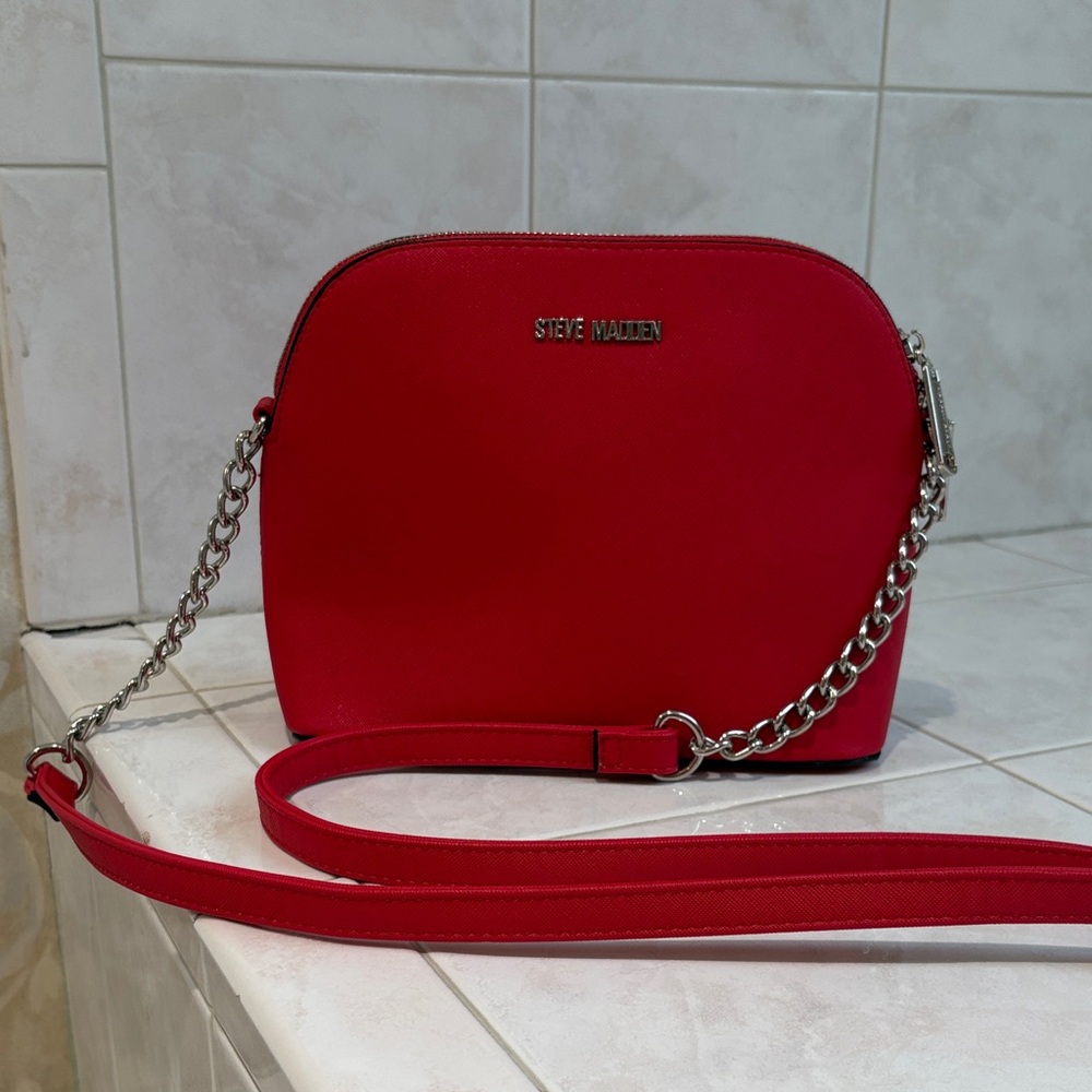 Steve Madden Vibrant Red Crossbody Bag with Silver Chain